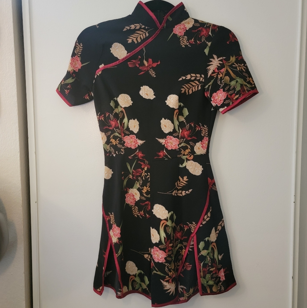 PrettyLittleThing Black Floral Romper
